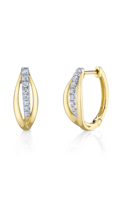 Shy Creation .22ctw Diamond Oval Hoop Earrings